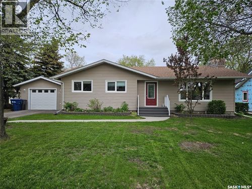 205 1st St E, Carlyle, SK, S0C0R0 | Card Image