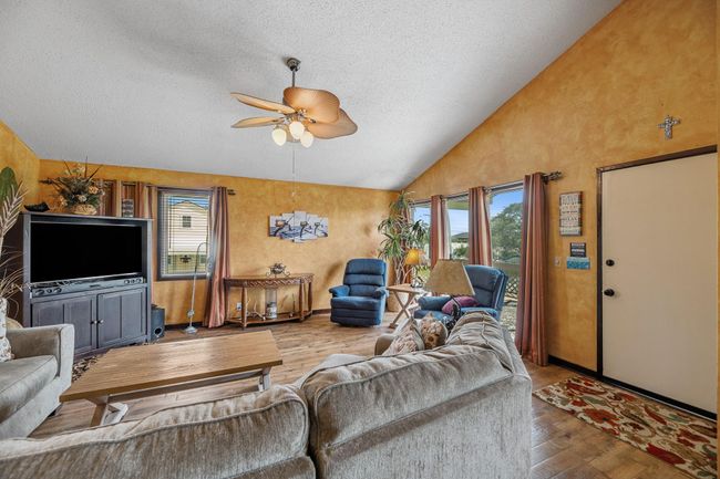 Living Room | Image 20