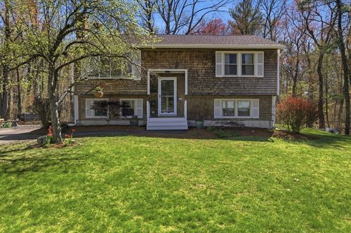 7 Barrows Ct, Norton, MA, 02766-3104 | Card Image