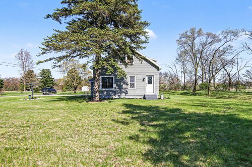 924 S Wolf Lake Rd, Muskegon, MI, 49442-3044 | Card Image
