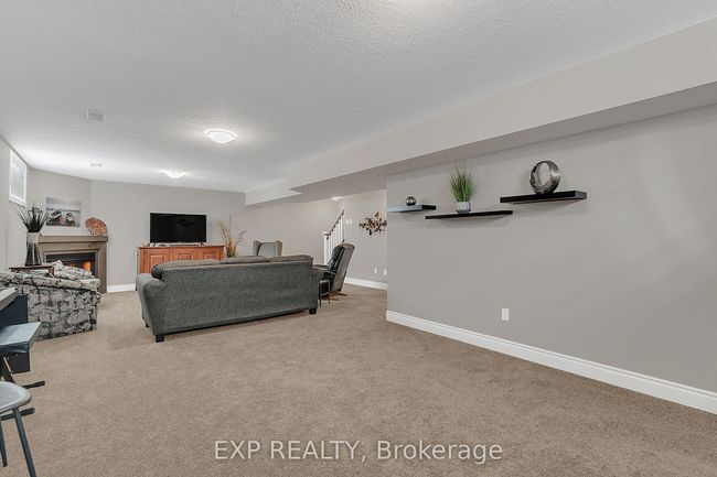 800 Baker Ave S, House attached with 3 bedrooms, 3 bathrooms and 2 parking in Listowel ON | Image 38