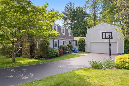 2 Latimer Ct, Waterford, CT, 06385-4132 | Card Image