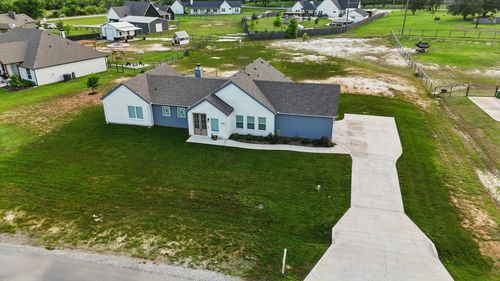 121 Bluegrass Trl, Springtown, TX, 76082-4919 | Card Image