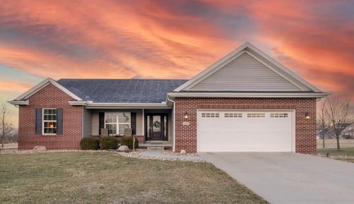 203 Bluebird Court, Hudson, IL, 61748 | Card Image