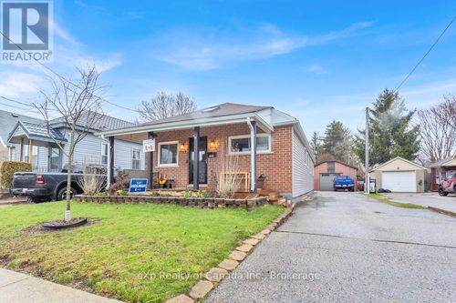 762 Little Hill St, London, ON, N5Z1M9 | Card Image