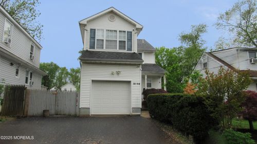 22 Bond St, Freehold, NJ, 07728-2435 | Card Image