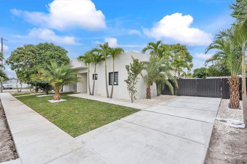 501 59th St, Hialeah, FL, 33013-1320 | Card Image