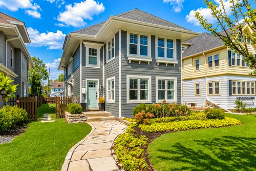 4445 N Frederick Ave, Shorewood, WI, 53211-1653 | Card Image