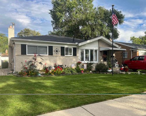 24624 Marine Ave, Eastpointe, MI, 48021-1477 | Card Image