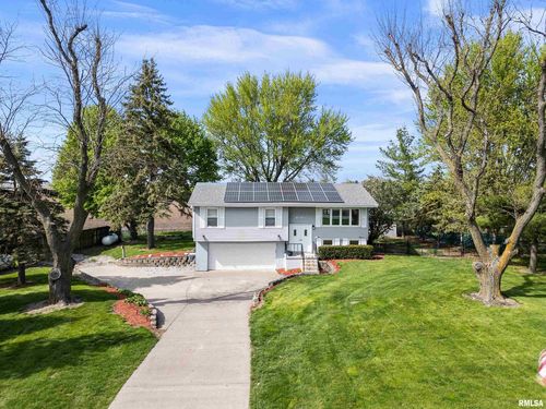 9080 New Liberty Rd, Maysville, IA, 52773-9768 | Card Image