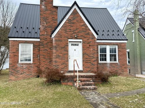 208 Woodward Ave, LOCK HAVEN, PA, 17745-1717 | Card Image