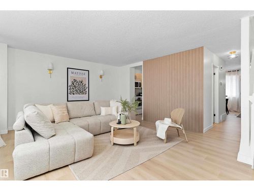 717 Village On The Green Nw, Edmonton, AB, T5A1H2 | Card Image