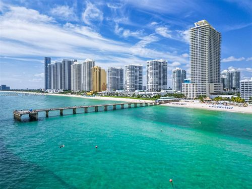 ph35c-16485 Collins Ave, Sunny Isles Beach, FL, 33160-4535 | Card Image