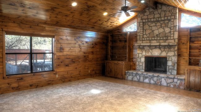 457 N Tomahawk Way, House other with 4 bedrooms, 3 bathrooms and null parking in Concan TX | Image 33