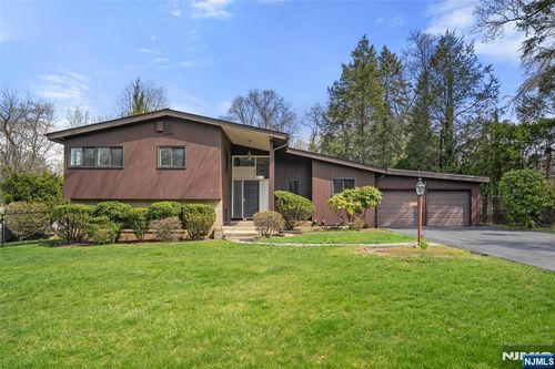 970 Soldier Hill Rd, Emerson, NJ, 07630-1434 | Card Image