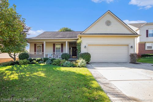 57677 Dakota Dr, New Hudson, MI, 48165-9336 | Card Image