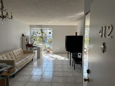 412 - 200 177th Dr, Condo with 1 bedrooms, 1 bathrooms and null parking in Sunny Isles Beach FL | Image 1