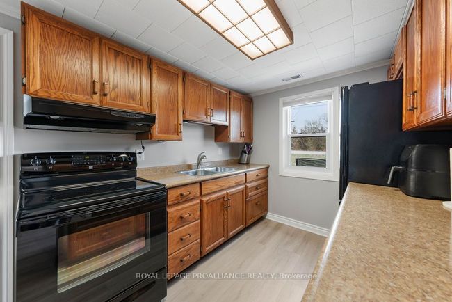 657 49 Highway, House other with 3 bedrooms, 2 bathrooms and 5 parking in Prince Edward County ON | Image 12