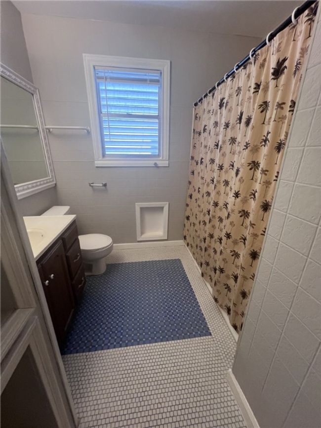 Bathroom | Image 14