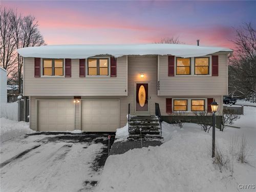 4000 Marlton Cir, Liverpool, NY, 13090-3706 | Card Image