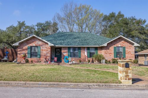 704 Bormann St, Brenham, TX, 77833-4377 | Card Image
