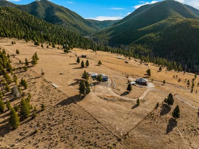 149 Bear Gulch Rd, House other with 3 bedrooms, 4 bathrooms and null parking in Basin MT | Image 9