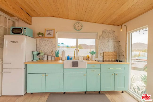 62177 Jericho Way, Home with 1 bedrooms, 1 bathrooms and null parking in Joshua Tree CA | Image 5