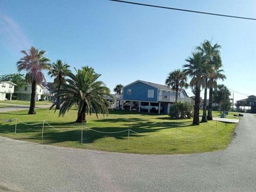 16605 Curlew Rd, Galveston, TX, 77554 | Card Image
