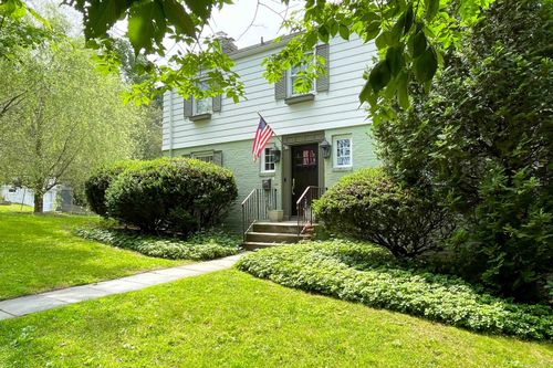 200 Hemlock Rd, New Haven, CT, 06515-1809 | Card Image