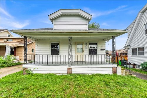 4723 E 94th St, Garfield Heights, OH, 44125-1362 | Card Image