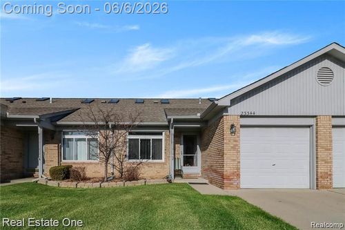 43-23344 Bunte Ct, Trenton, MI, 48183-5404 | Card Image