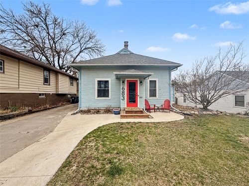 683 27th St, Des Moines, IA, 50312-5119 | Card Image