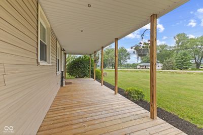 Expansive front porch to enjoy | Image 2