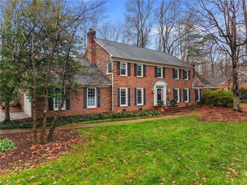 2703 Lake Forest Dr, Greensboro, NC, 27408-3804 | Card Image