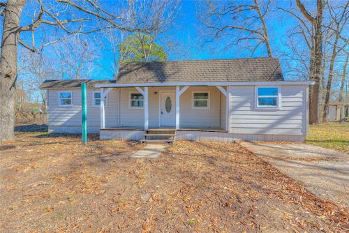 328 W Sherwood Dr, Livingston, TX, 77351-8917 | Card Image