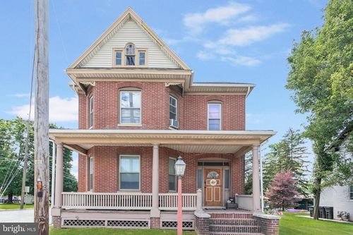 131 Hanover St, NEW OXFORD, PA, 17350-1605 | Card Image