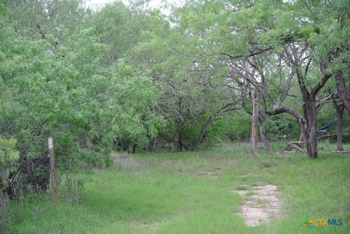 185 Campobella Ln, Kingsbury, TX, 78638-2920 | Card Image