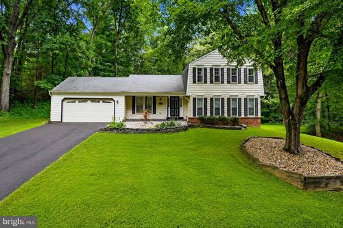 6121 Queens Brigade Ct, FAIRFAX, VA, 22030-5923 | Card Image
