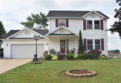 307 Crimson Cir, Campbell, OH, 44405-1279 | Card Image