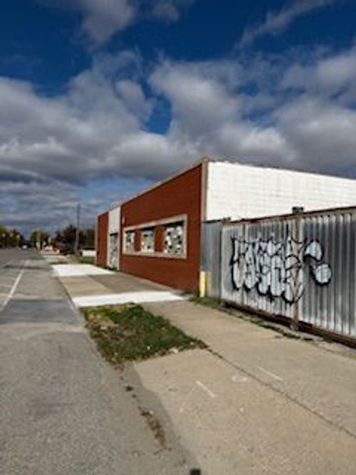16940 Hamilton Ave, Highland Park, MI, 48203-2747 | Card Image