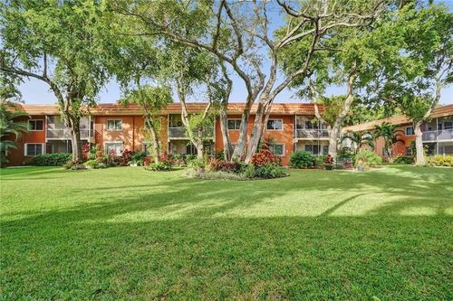 215-g-119 Ne 19th Ct, Wilton Manors, FL, 33305-1043 | Card Image