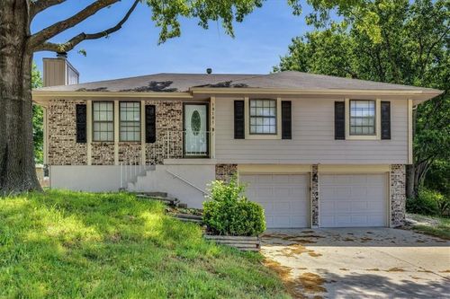 19101 E 12th Terrace Ct N, Independence, MO, 64056-1257 | Card Image