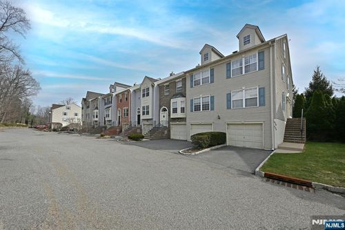 884 Somerset Ct, Ramsey, NJ, 07446-2918 | Card Image