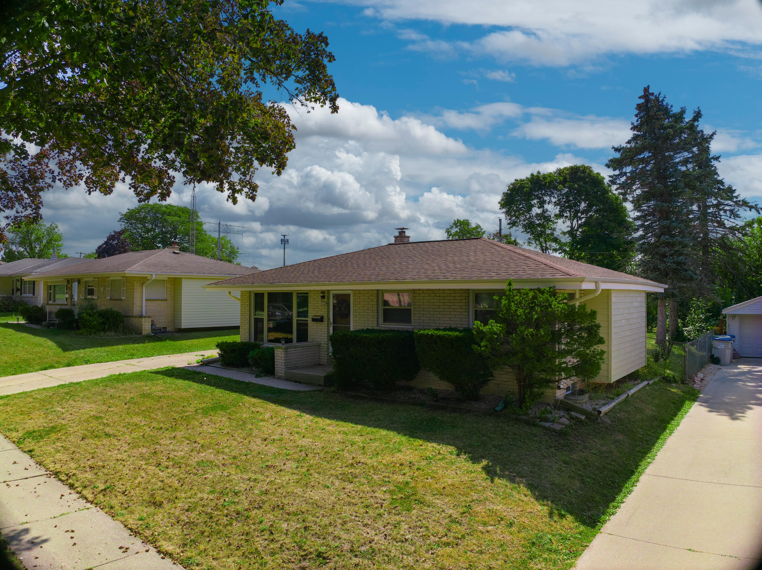 Kaul Ave, Milwaukee, WI 53225