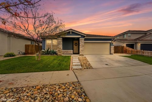 512 Daphne Ln, Lemoore, CA, 93245-4243 | Card Image