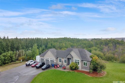 300 Hanley Cres, Pilot Butte, SK, S0G3Z0 | Card Image