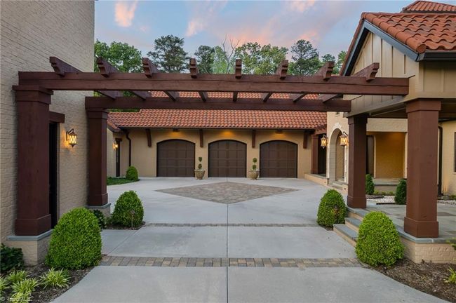 3220 N Old Greensboro Rd, House other with 5 bedrooms, 8 bathrooms and null parking in High Point NC | Image 7