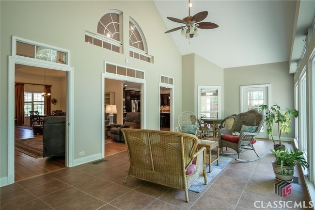 vailted ceilings | Image 18