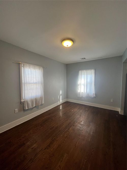 316 Beach 45th St, Far Rockaway, NY, 11691-1224 | Card Image