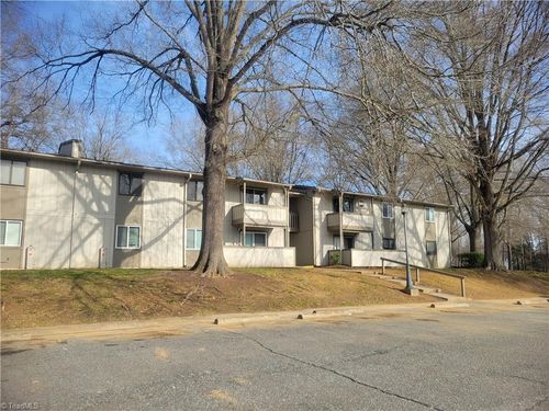 apt-140k-2200 Sunderland Rd, Winston-Salem, NC, 27103-6512 | Card Image